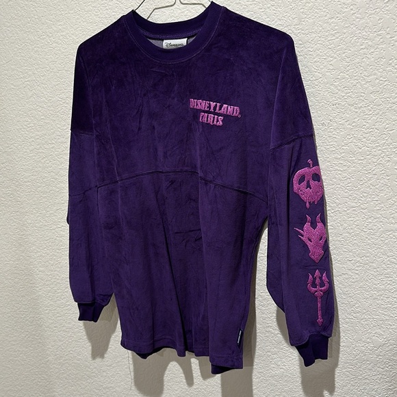 DISNEYLAND PARIS EXCLUSIVE FABULOUSLY VILLAINOUS SPIRIT JERSEY Purple Ve… - Picture 6 of 13